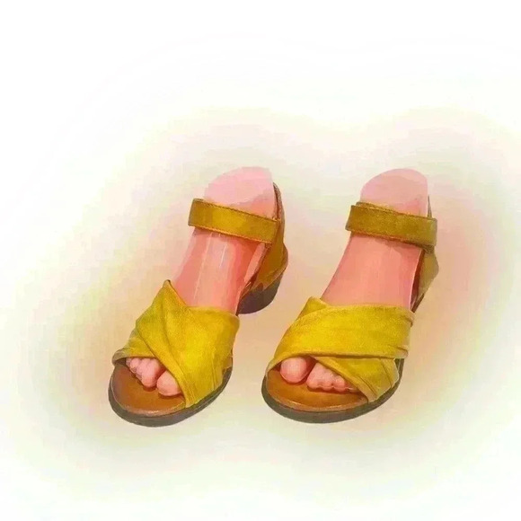 Miz Mooz Women’s Yellow Leather Heeled Sandals Collette With Strap SZ 37/ 6.5-7 - Picture 2 of 12